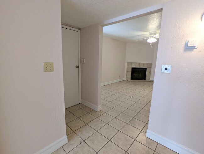 Building Photo - 8816 Norton St