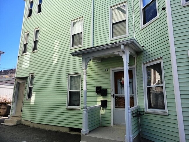 Building Photo - 73 1/2 Esther Street Unit 3