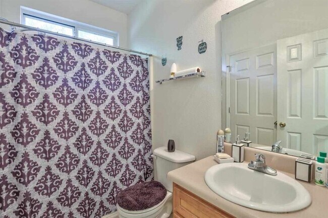 Foto del edificio - 924 Ashburn Dr