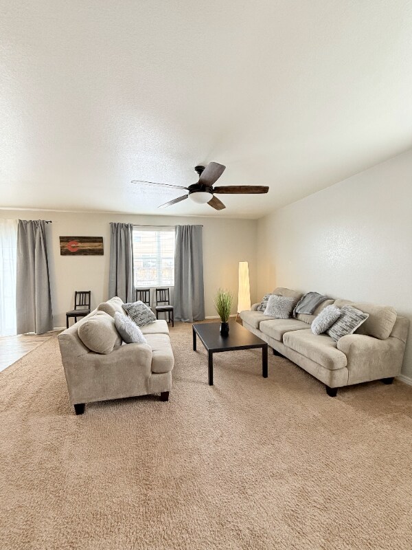 Foto del edificio - 3634 Daylily St