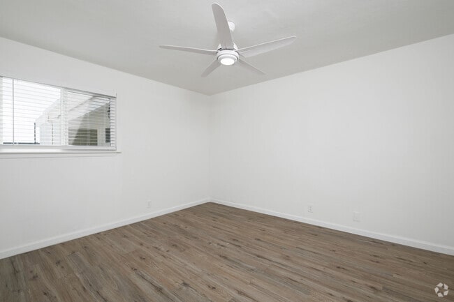 1BR, 1BA _ 724SF - Anderson Square Gardens