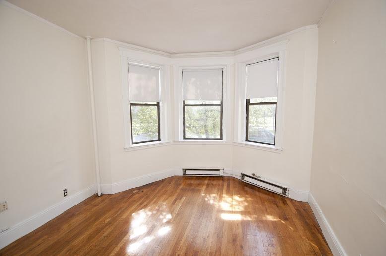 Foto principal - 73 Park Dr