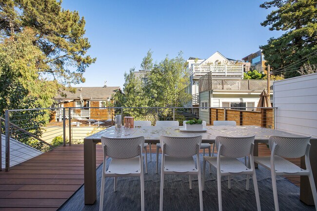 Foto del edificio - 811 Carolina St