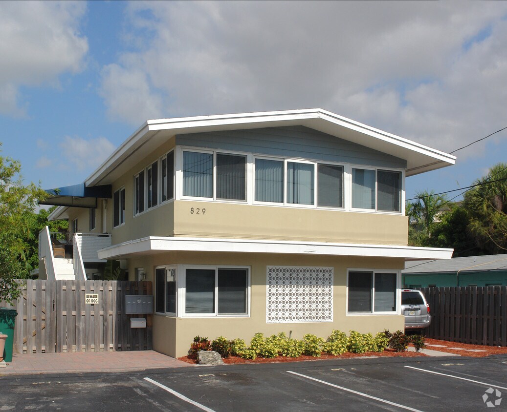 Foto principal - 829 NE 18th Ave