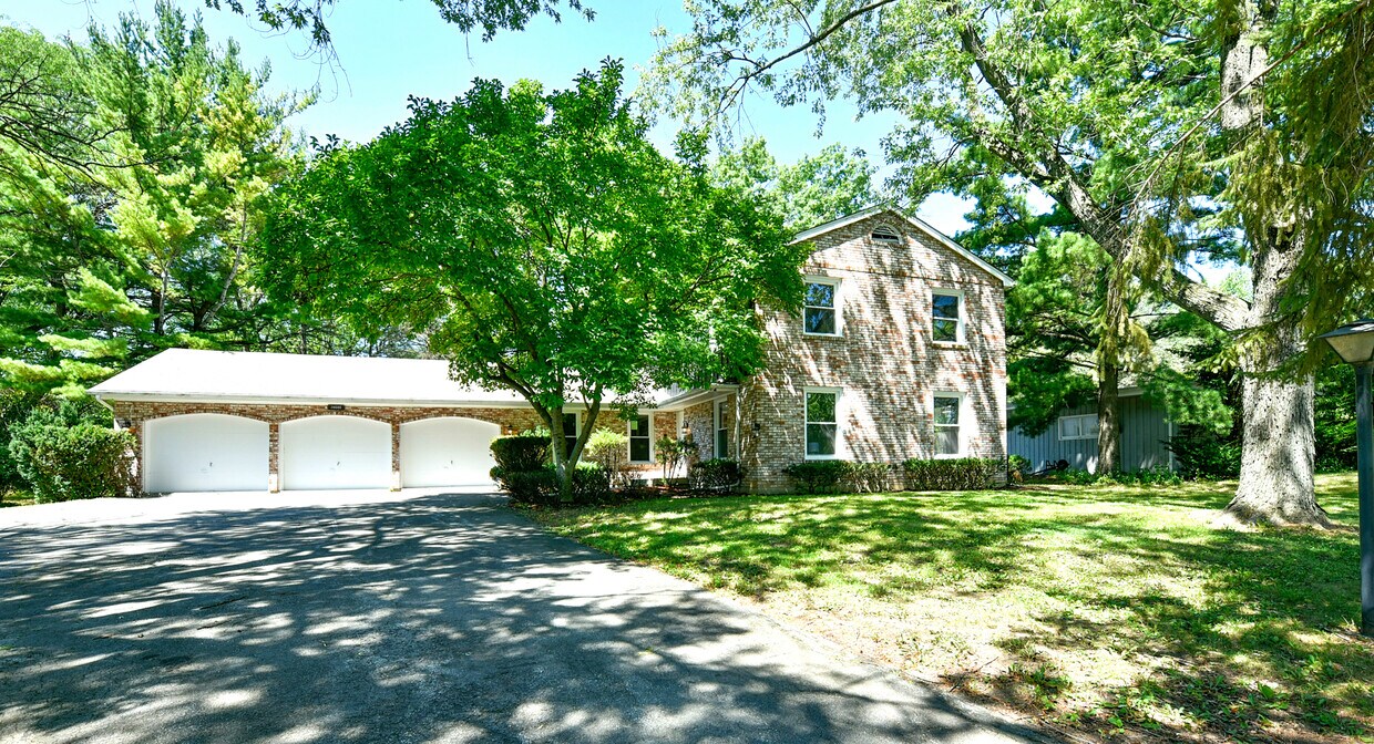 Primary Photo - 20600 Arcadian Dr