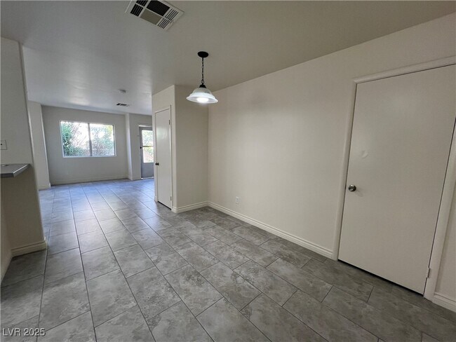 Foto del edificio - 5586 Lago Ct