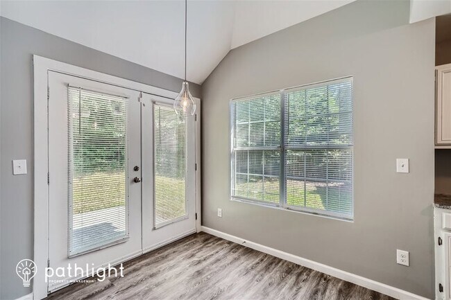 Building Photo - 735 Kilkenny Circle