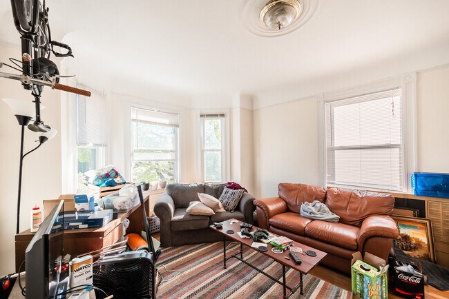 Building Photo - 48 Green St