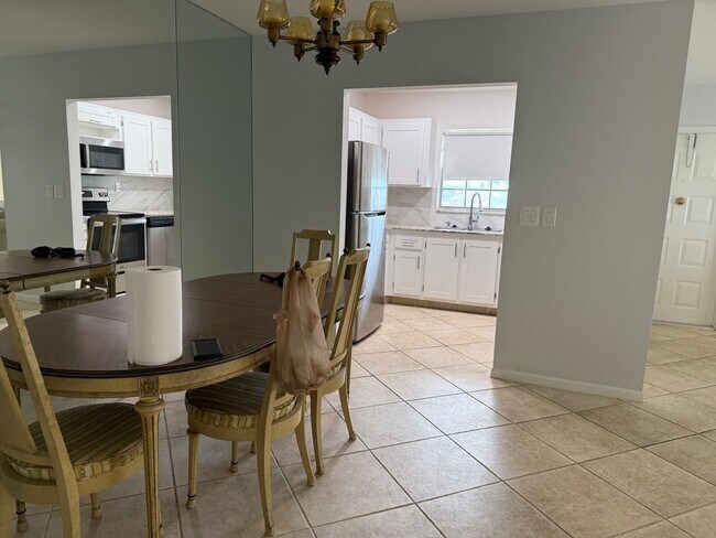 Foto del edificio - 14676 Canalview Dr