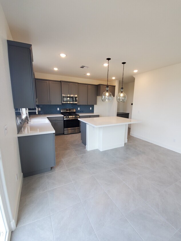 Primary Photo - 3 bedroom with loft.