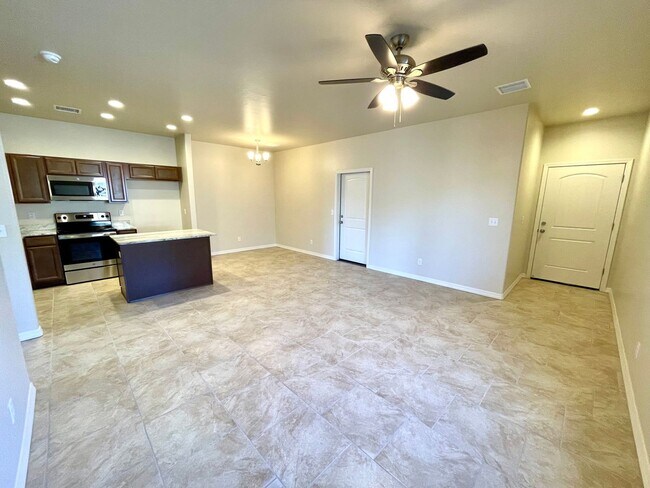 Foto del edificio - 2024 Built 2 Bedroom Home with 2 Car Garage!