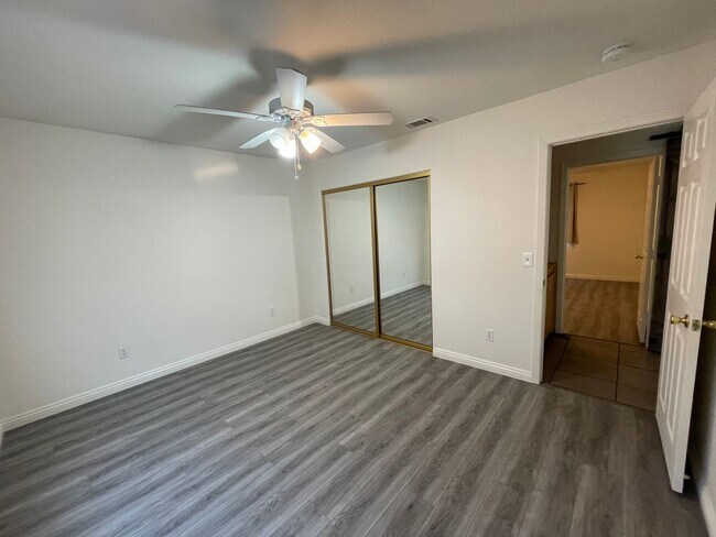 Foto del edificio - Charming Three Bedrooms, 2 Bathrooms Home ...