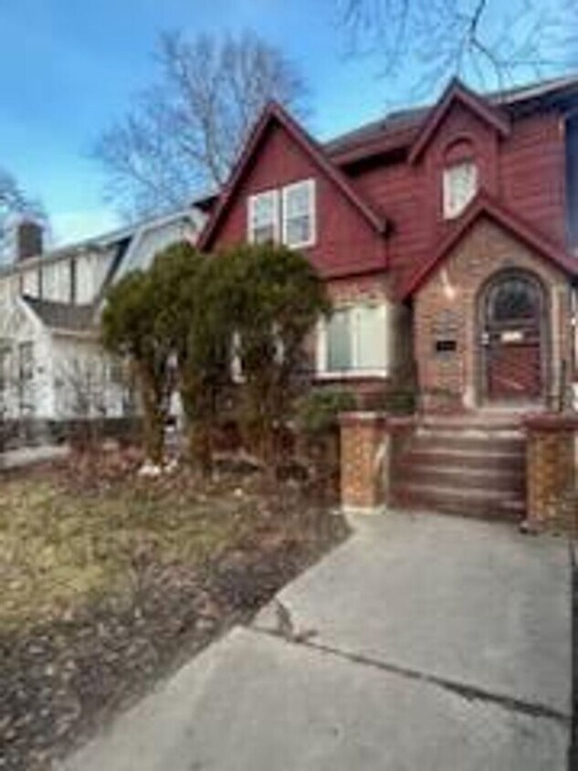Primary Photo - 4676 Courville - 3 BEDS & 1.5 BATH FOR RENT!