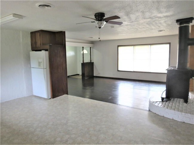 Building Photo - 14333 FM 121