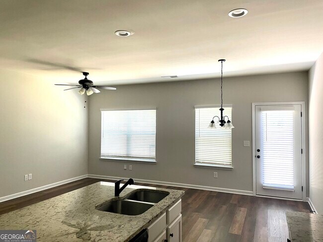 Foto del edificio - 6058 Oak Bend Ct