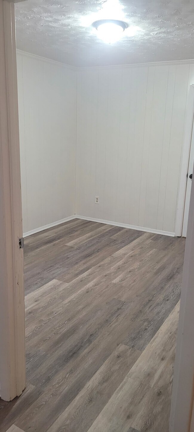 Foto del edificio - 230 Suzanne Dr