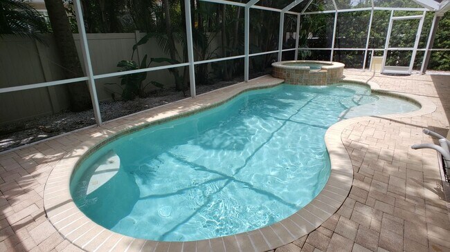Building Photo - 4/3 Davis Islands Pool Home