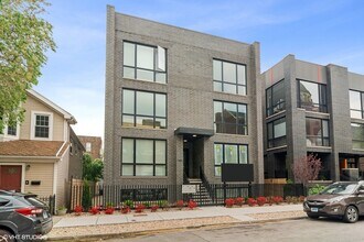 Building Photo - 1455 W Superior St