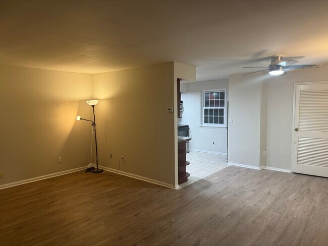 Foto del edificio - 4000 Gypsy Ln