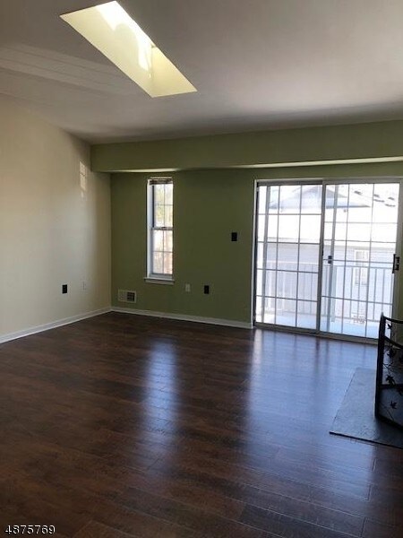 Building Photo - 771 Summer Ave