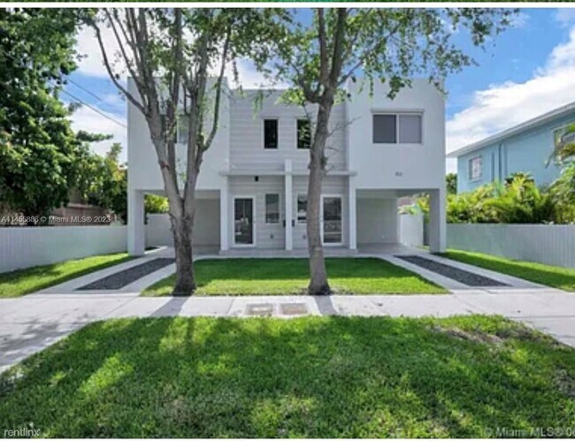 Foto del edificio - 3 br, 2.5 bath House - 315 NW 34th Ave # 315