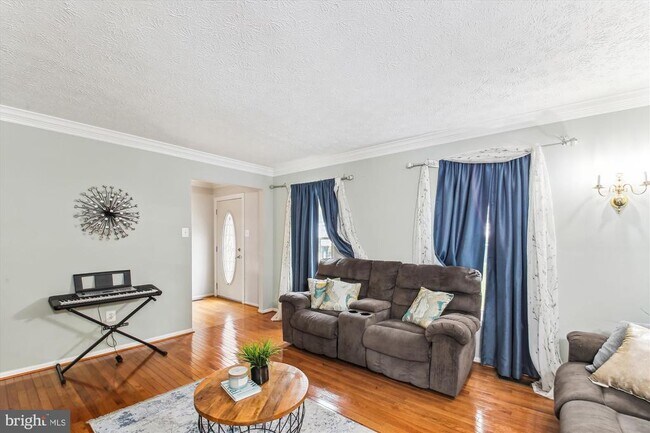 Foto del edificio - 6018 River Birch Ct