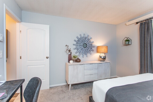 1BR, 1BA - 600 SF - Pierpont Apartments