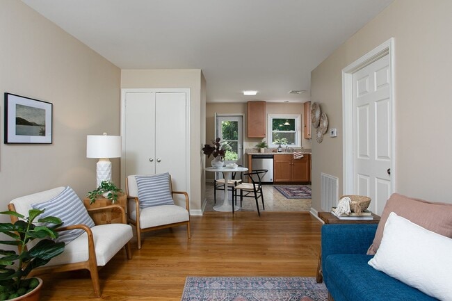 Photo - Spacious 1 Bedroom Duplex close to UNC Cam... House