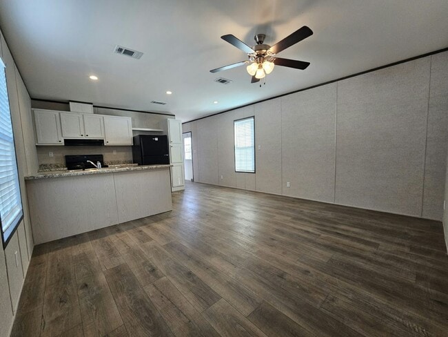 Foto del edificio - 1022 Myakka Dr