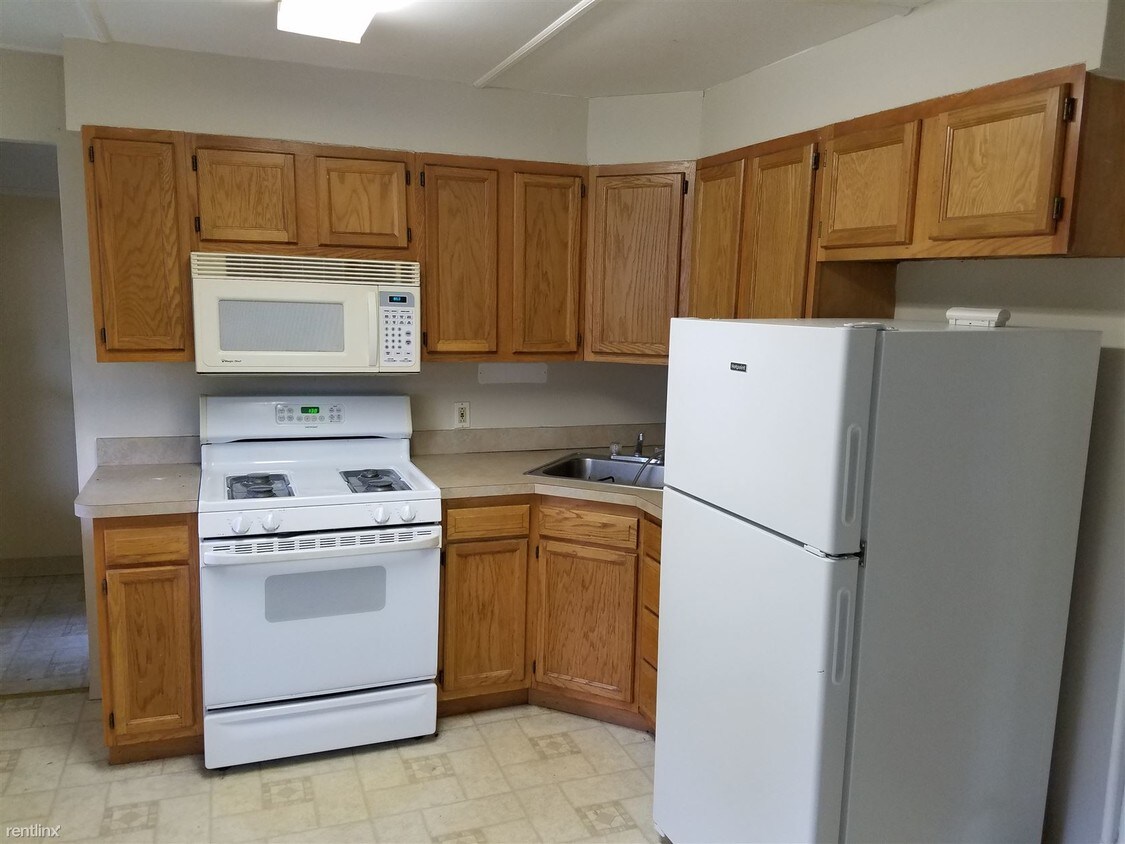 16 Olive St, Naugatuck, CT 06770 Condo for Rent in Naugatuck, CT