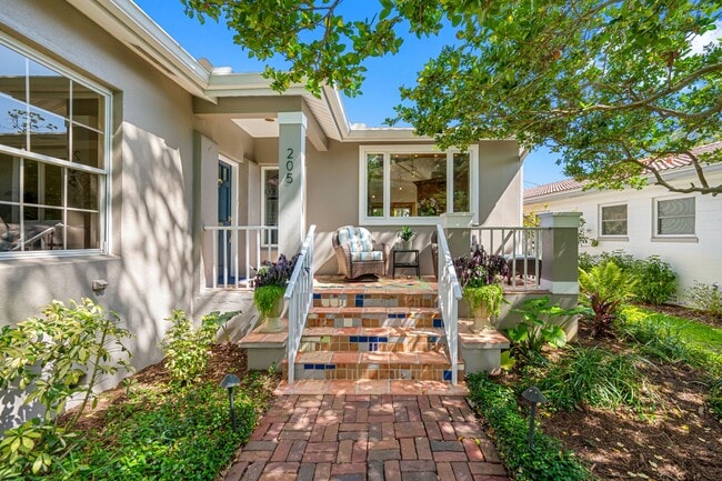 Building Photo - Historic Granada Terrace Home in St. Pete!!