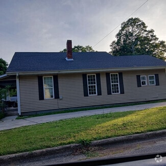 Building Photo - 937 Toms St