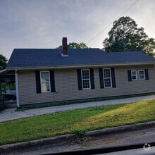 Building Photo - 937 Toms St