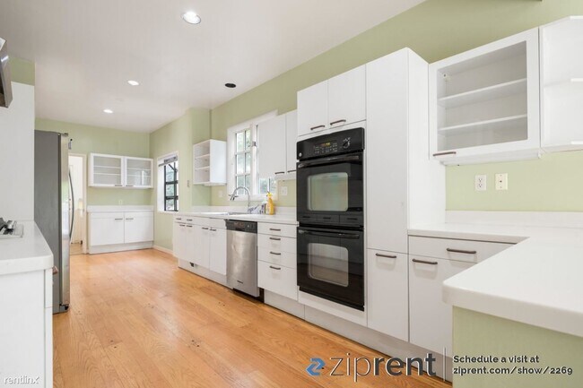 Building Photo - 4 br, 4 bath House - 230 Sandringham Road,...
