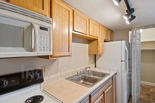 Building Photo - 3609 Balsam Ave