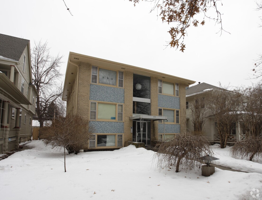 Foto principal - 1711 D St