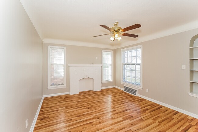 Foto del edificio - 19430 Monterey Ave