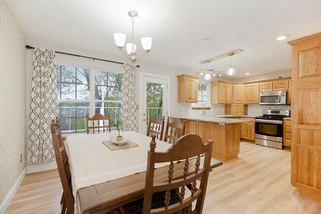 Building Photo - 5110 Pebble Ave