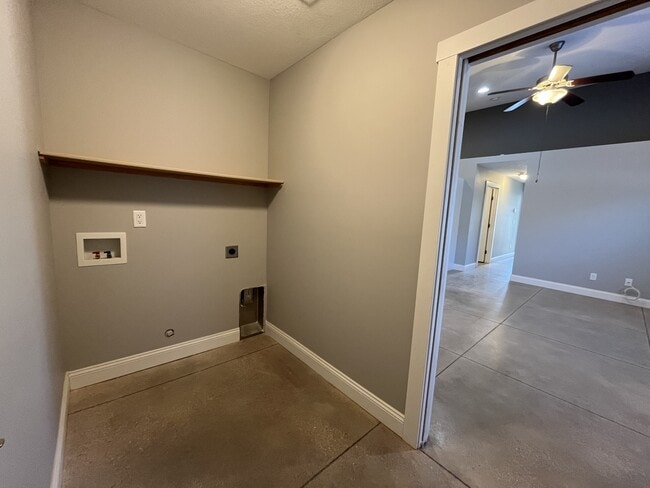 Building Photo - 5326 Hillside101