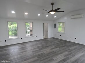 Building Photo - 6261 Patrick Henry Ct