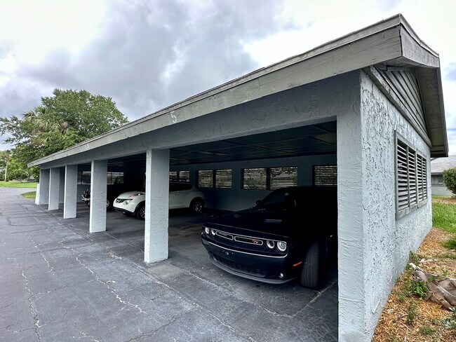 Foto del edificio - 251 Orange Grove Dr