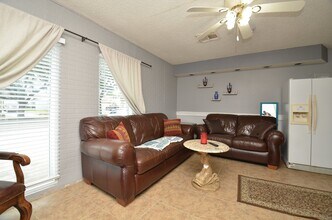 Building Photo - 13102 Richmond Ave.