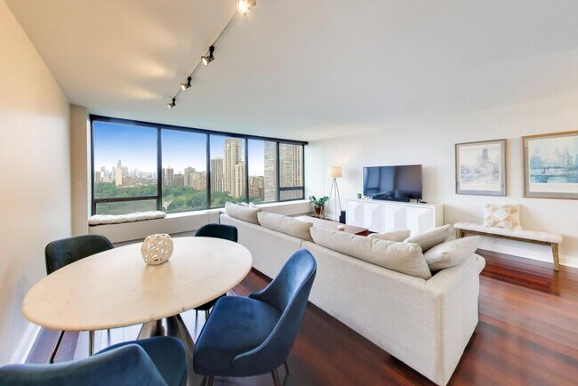Foto del edificio - 2800 N Lake Shore Dr