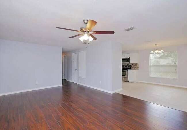 Foto del edificio - 2633 Kenwood Dr W