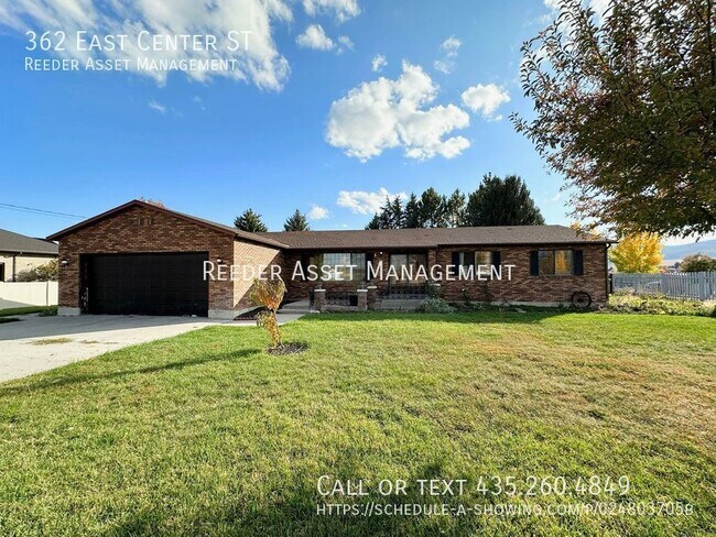 Building Photo - Charming 4 bed 2.5 bath in peaceful town o...