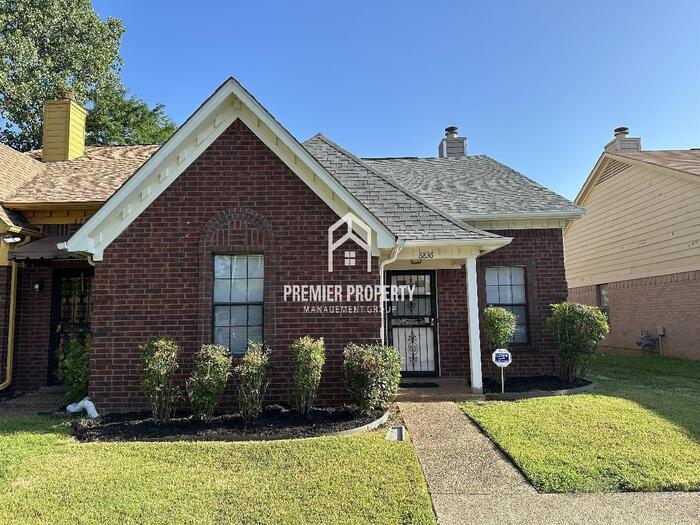 Foto principal - 6836 Meadows End Ln