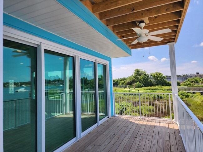 Building Photo - WATERFRONT ON WATSON BAYOU