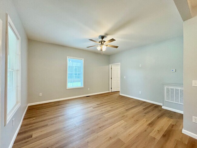 Foto del edificio - Your search ends here! Rent today!!