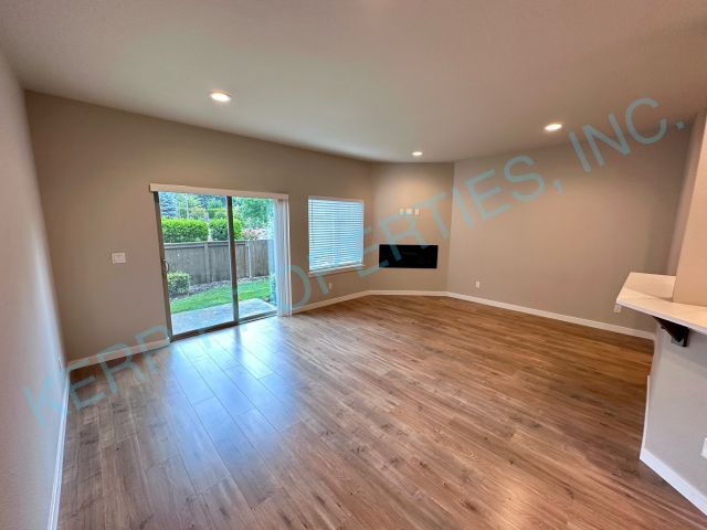 Foto del edificio - Charming 3-Bedroom Retreat with 2.5 Full Baths in Damascus, OR – 1,513 Sq Ft of Comfort Awaits!