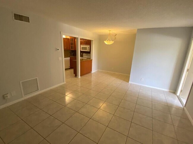 Foto del edificio - 4681 Sable Pine Cir